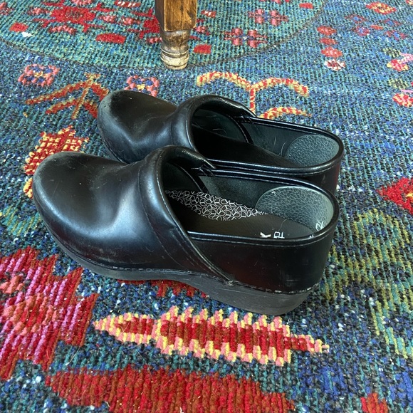 Black Dansko clogs. Size 39 - Picture 3 of 3